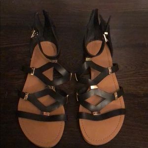 black strapy sandals